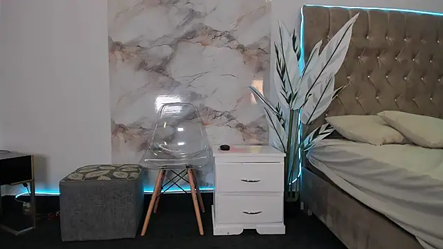 SeleneMakris online show from 12-23-25, 06:22