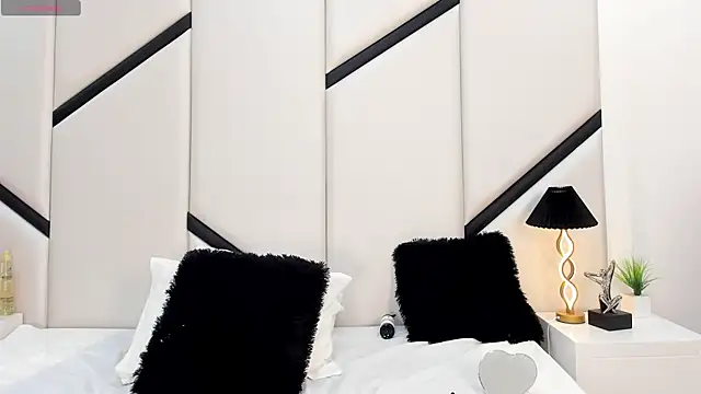 XimenaCosta online show from 05-04-26, 12:23