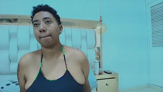 TiffantyAndStacy online show from 10-01-25, 07:31