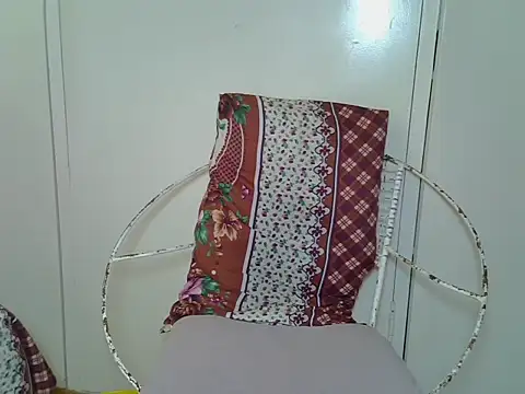 Snapshot of BeautyQueenX22 chatting on 09-29-25, 09:08 BeautyQueenX22 online show from 09-29-25, 09:08