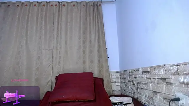 DaraKat18 online show from 11-14-25, 10:07