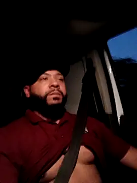 Snapshot of tripping385 chatting on 09-10-25, 10:04 tripping385 online show from 09-10-25, 10:04