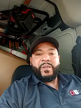 Snapshot of tripping385 chatting on 09-12-25, 04:51 tripping385 online show from 09-12-25, 04:51