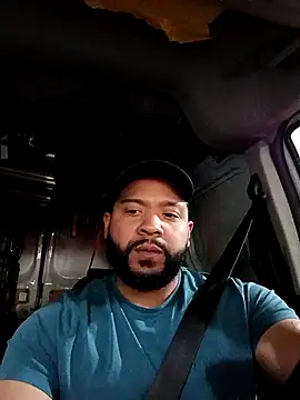 Snapshot of tripping385 chatting on 09-18-25, 07:38 tripping385 online show from 09-18-25, 07:38