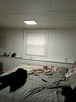 Snapshot of tripping385 chatting on 10-13-25, 04:18 tripping385 online show from 10-13-25, 04:18