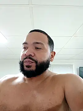 Snapshot of tripping385 chatting on 10-22-25, 09:58 tripping385 online show from 10-22-25, 09:58