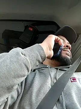 Snapshot of tripping385 chatting on 10-25-25, 05:19 tripping385 online show from 10-25-25, 05:19