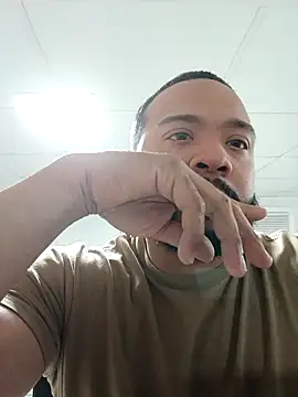 Snapshot of tripping385 chatting on 11-03-25, 10:32 tripping385 online show from 11-03-25, 10:32