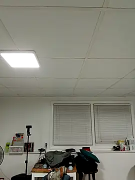 Snapshot of tripping385 chatting on 11-07-25, 01:05 tripping385 online show from 11-07-25, 01:05