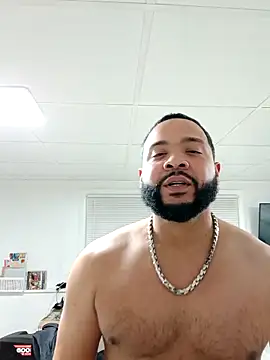 Snapshot of tripping385 chatting on 11-16-25, 10:26 tripping385 online show from 11-16-25, 10:26