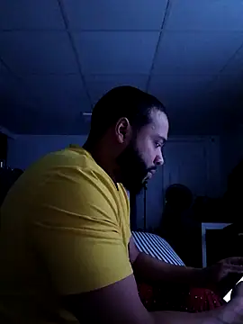 Snapshot of tripping385 chatting on 12-05-25, 02:31 tripping385 online show from 12-05-25, 02:31