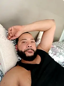 Snapshot of tripping385 chatting on 12-14-25, 06:34 tripping385 online show from 12-14-25, 06:34