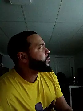 Snapshot of tripping385 chatting on 12-16-25, 03:44 tripping385 online show from 12-16-25, 03:44