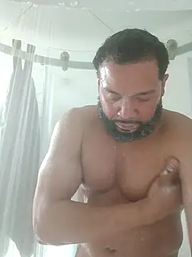 Snapshot of tripping385 chatting on 03-27-26, 10:42 tripping385 online show from 03-27-26, 10:42