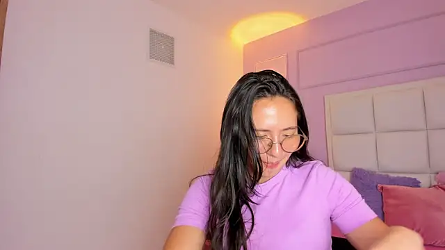 Bella Sumers online show from 05-06-26, 07:08