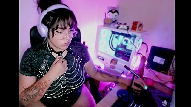 PinkDenial online show from 09-16-25, 01:28