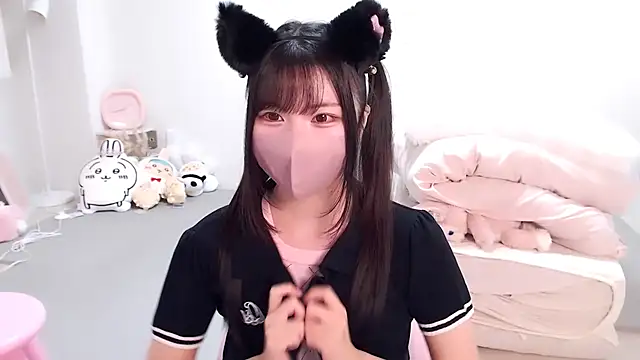 Snapshot of moka-neko chatting on 09-28-25, 11:59 moka-neko online show from 09-28-25, 11:59