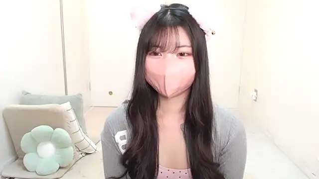 Snapshot of moka-neko chatting on 11-04-25, 11:53 moka-neko online show from 11-04-25, 11:53