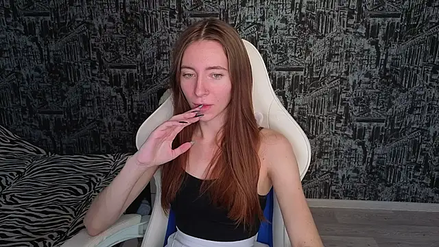 MiaLinder online show from 10-04-25, 11:52