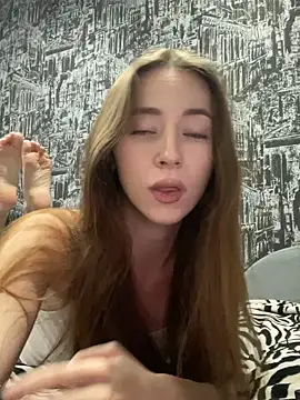 MiaLinder online show from 11-04-25, 06:07