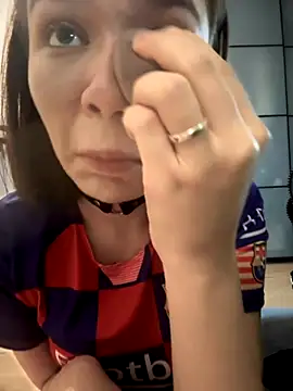 Snapshot of milkiiis chatting on 10-15-25, 07:30 milkiiis online show from 10-15-25, 07:30