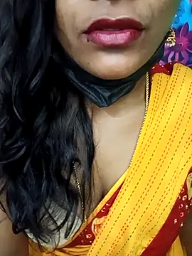 Snapshot of Divya_Spandhana_90 chatting on 10-14-25, 06:31 Divya Spandhana 90 online show from 10-14-25, 06:31