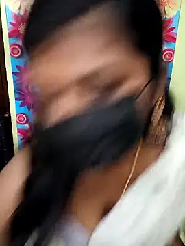 Snapshot of Divya_Spandhana_90 chatting on 10-15-25, 05:35 Divya Spandhana 90 online show from 10-15-25, 05:35
