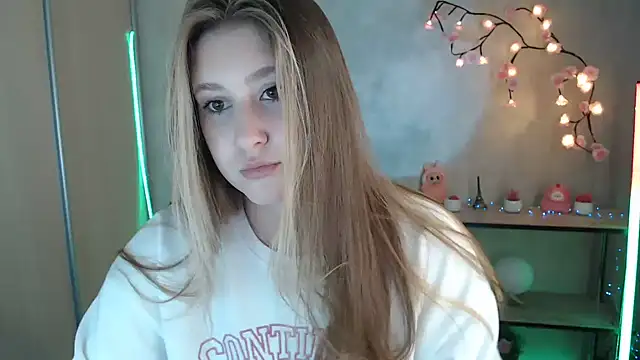 Snapshot of Milka_kamila chatting on 06-15-26, 12:07 Milka kamila online show from 06-15-26, 12:07