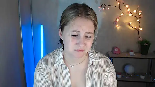 Snapshot of Milka_kamila chatting on 06-26-26, 12:20 Milka kamila online show from 06-26-26, 12:20