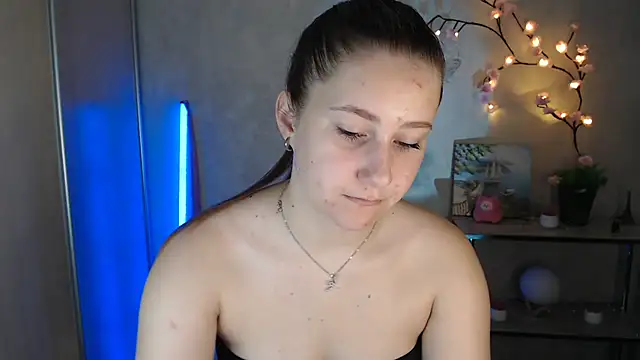 Snapshot of Milka_kamila chatting on 07-02-26, 12:11 Milka kamila online show from 07-02-26, 12:11