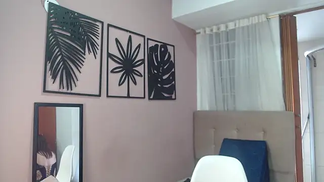 Snapshot of amara_rousse1 chatting on 06-19-26, 01:15 amara rousse1 online show from 06-19-26, 01:15
