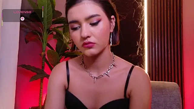 La Diabla 111  online show from 10-06-25, 07:00