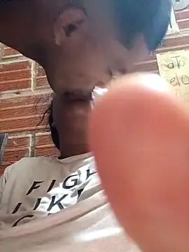 Snapshot of nini-will chatting on 10-07-25, 10:01 nini-will online show from 10-07-25, 10:01