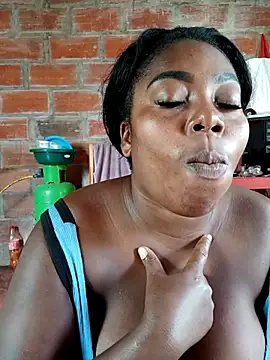 Snapshot of nini-will chatting on 10-24-25, 02:02 nini-will online show from 10-24-25, 02:02