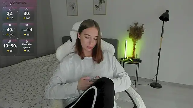 Snapshot of LovelyKaya chatting on 10-19-25, 03:23 LovelyKaya online show from 10-19-25, 03:23