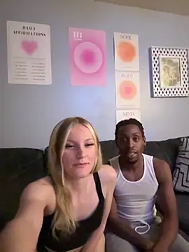 xoxooloveee online show from 09-19-25, 04:25