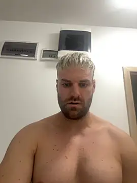 Snapshot of TheKevinboy chatting on 09-09-25, 11:15 TheKevinboy online show from 09-09-25, 11:15