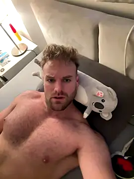 Snapshot of TheKevinboy chatting on 10-19-25, 04:57 TheKevinboy online show from 10-19-25, 04:57