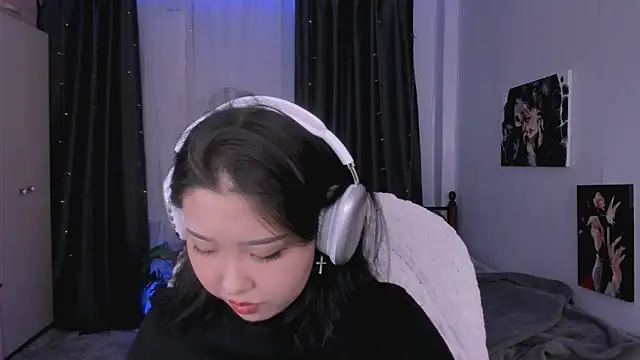 cutieskygirl  online show from 11-24-25, 11:37