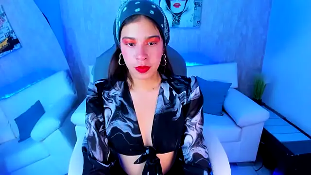 Eva hells  online show from 10-21-25, 07:36