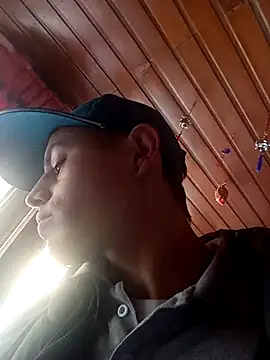 Snapshot of 1C2AM22 chatting on 09-08-25, 03:33 1C2AM22 online show from 09-08-25, 03:33