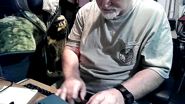 Snapshot of georgew62 chatting on 09-18-25, 02:35 georgew62 online show from 09-18-25, 02:35