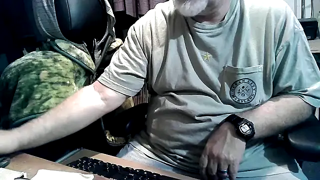 Snapshot of georgew62 chatting on 09-20-25, 05:30 georgew62 online show from 09-20-25, 05:30