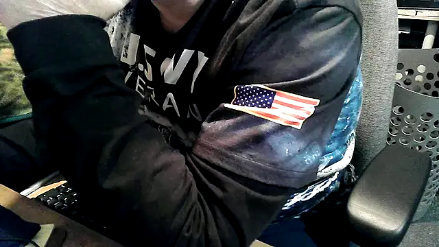 Snapshot of georgew62 chatting on 10-18-25, 11:16 georgew62 online show from 10-18-25, 11:16