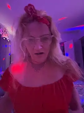 Goldenndoll online show from 09-15-25, 03:23