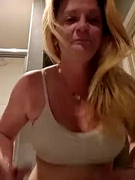 Goldenndoll online show from 02-08-26, 04:27