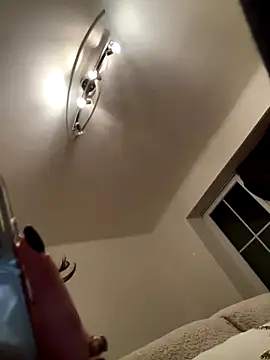 SophiiaStarr online show from 12-17-25, 07:20