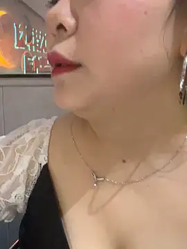 Snapshot of smgirls chatting on 10-09-25, 09:40 smgirls online show from 10-09-25, 09:40