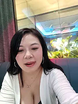 Snapshot of smgirls chatting on 10-17-25, 11:35 smgirls online show from 10-17-25, 11:35