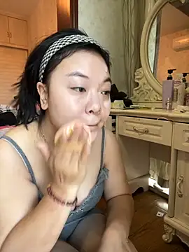 Snapshot of smgirls chatting on 10-27-25, 09:35 smgirls online show from 10-27-25, 09:35